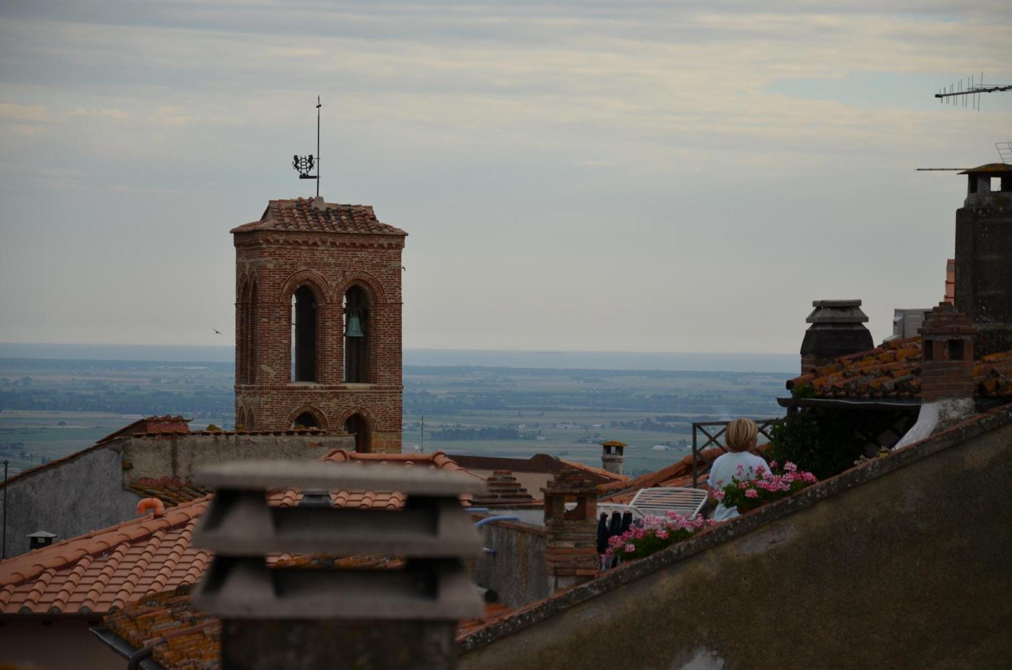 Appartement La Divina Dimora Il Castello Degli Spiriti Magni à Montepescali Chambre photo