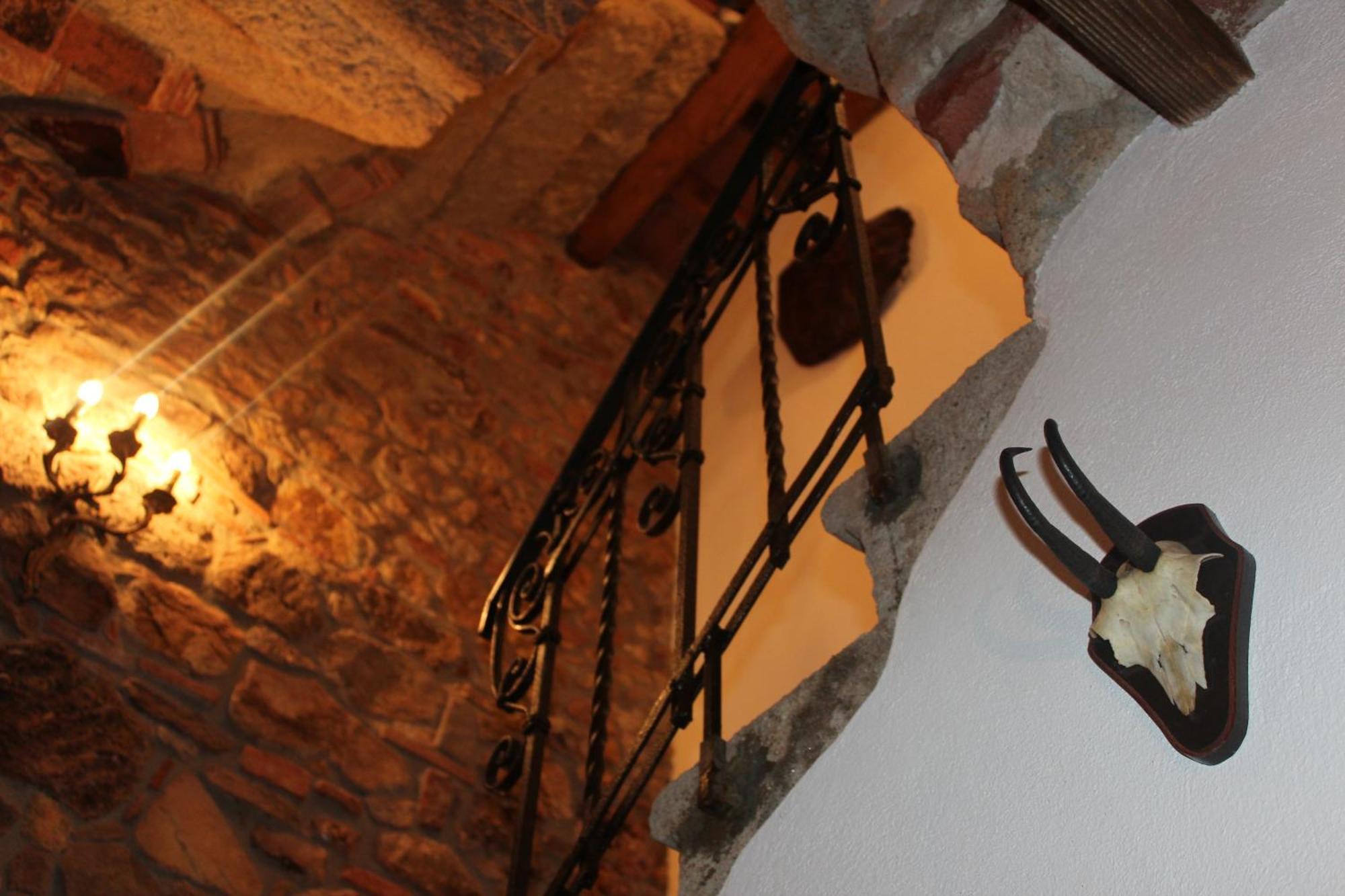 Appartement La Divina Dimora Il Castello Degli Spiriti Magni à Montepescali Chambre photo